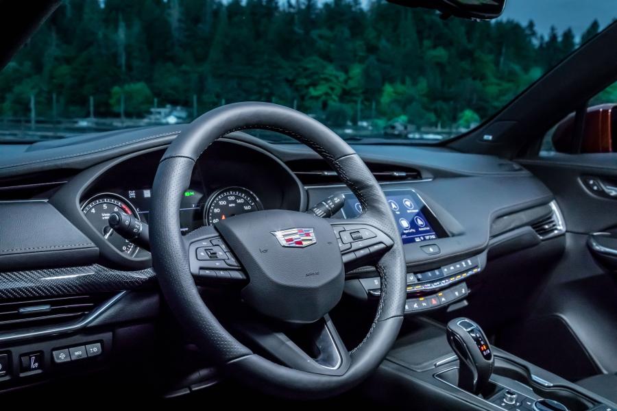Торпедо Cadillac XT4 Sport 2018 года  (NA) (фото 42 из 61)